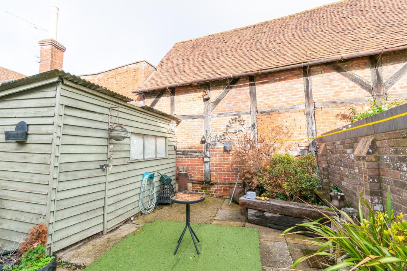 Stylish 2 Bedrooms Cosy & Bright Cottage, Pet Friendly, Sleeps 5, Titchfield Village - Summer Special Offer!! - By Blue Puffin Stays 외부 사진